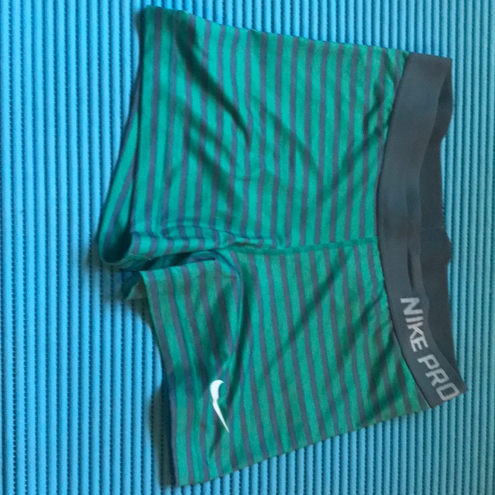Nike pro spanks
